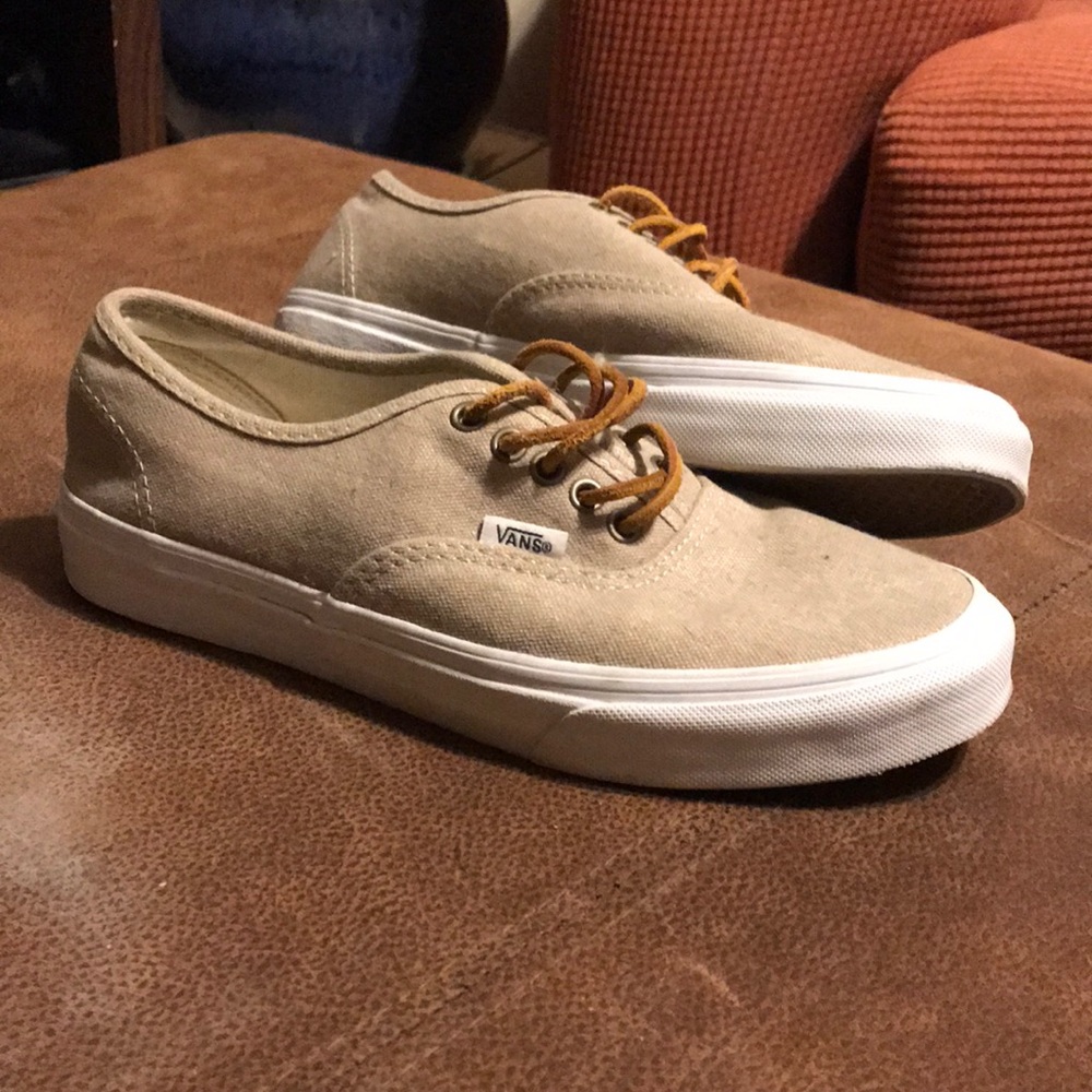 Vans (tan)
